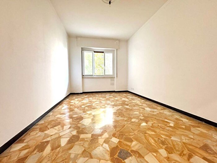 Appartamento con 5 locali in affitto in Via Capraia, Castelletto, Genova