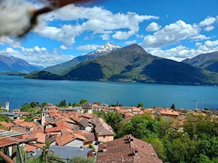 Casa con 6 locali in vendita in Via Falco della Rupe, Musso