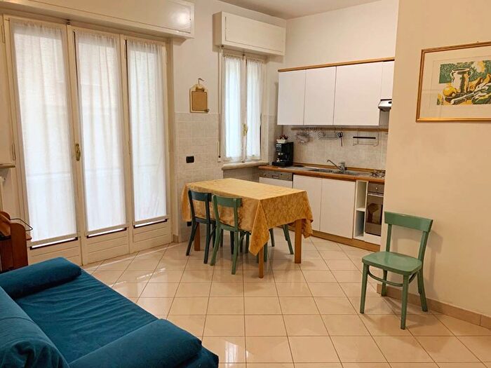 Appartamento trilocale in affitto in Via Fabio Filzi, Centro Storico, Verona