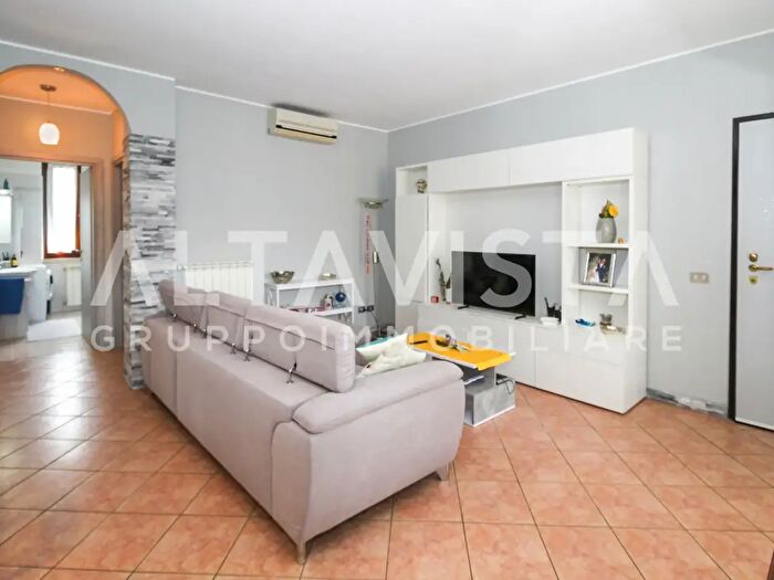 Appartamento trilocale in vendita in Via Giosuè Carducci, Calvagese Della Riviera