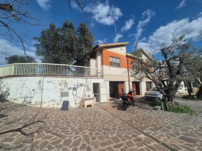 Casa con 5 locali in vendita in Campiglia Marittima