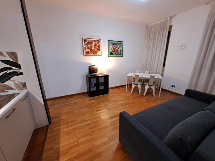 Appartamento bilocale in vendita in Via Melchiorre Gioia, Milano