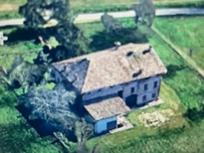 Casa con 6 locali in vendita in Reggio nell'Emilia