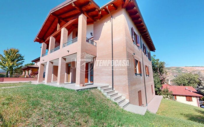 Casa quadrilocale in vendita in Via Cà di Ropa, Valsamoggia