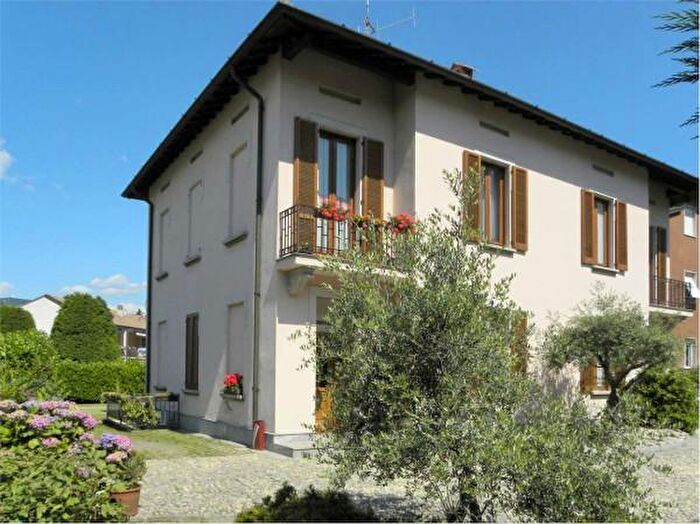 Casa con 6 locali in vendita in Como