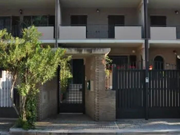 Appartamento con 5 locali in vendita in Via Mario Tizzano, Foggia