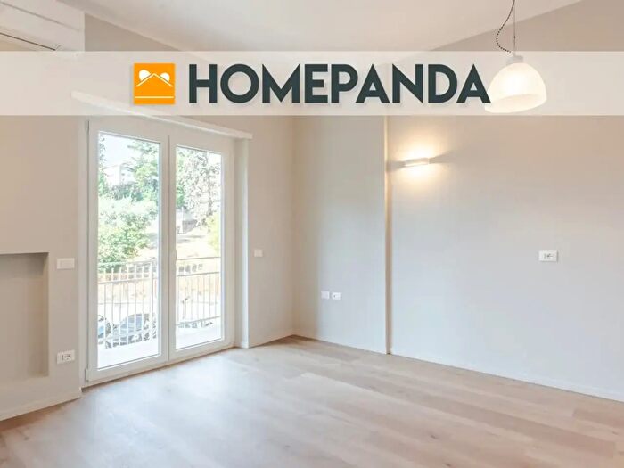 Appartamento trilocale in affitto in Viale Prospero Colonna, Roma