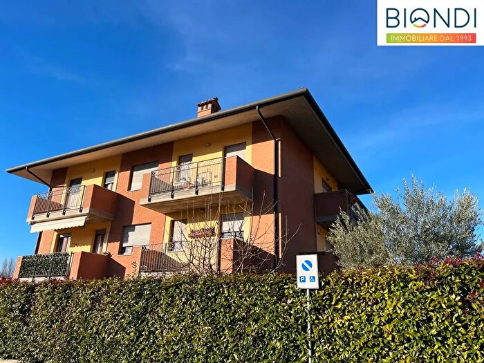 Appartamento con 5 locali in vendita in Via Moroni, Scanzorosciate