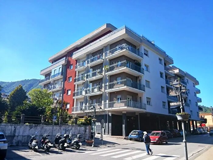 Appartamento trilocale in vendita in Baronissi