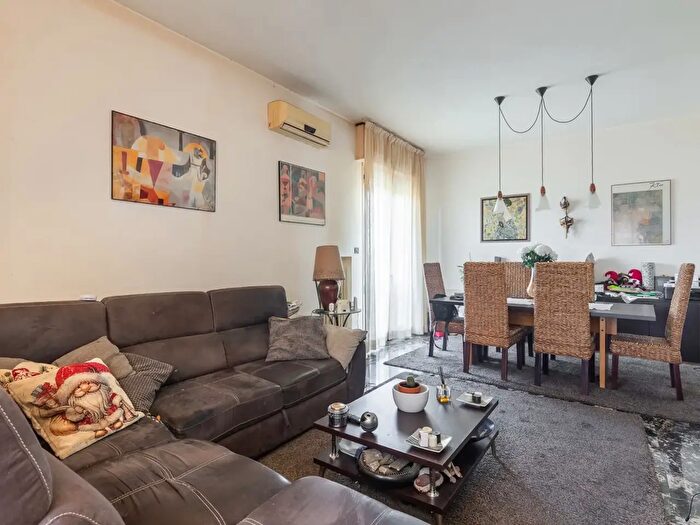 Appartamento quadrilocale in vendita in Via Montelungo, Bologna