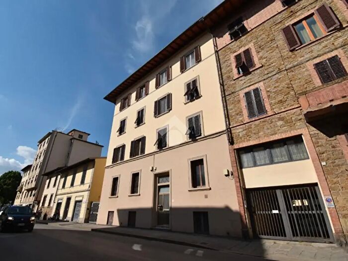 Appartamento quadrilocale in vendita in Via Francesco Datini, Firenze