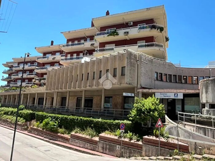 Appartamento quadrilocale in vendita in Via Pescatori, Avellino