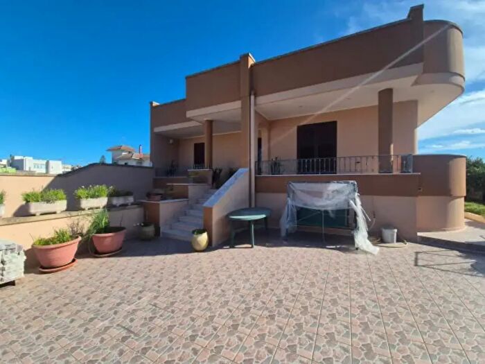 Casa con 6 locali in vendita in Via Giuseppe Parini, Carpignano Salentino