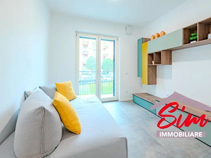 Appartamento trilocale in vendita in Viale Alessandro Volta Snc, Novara