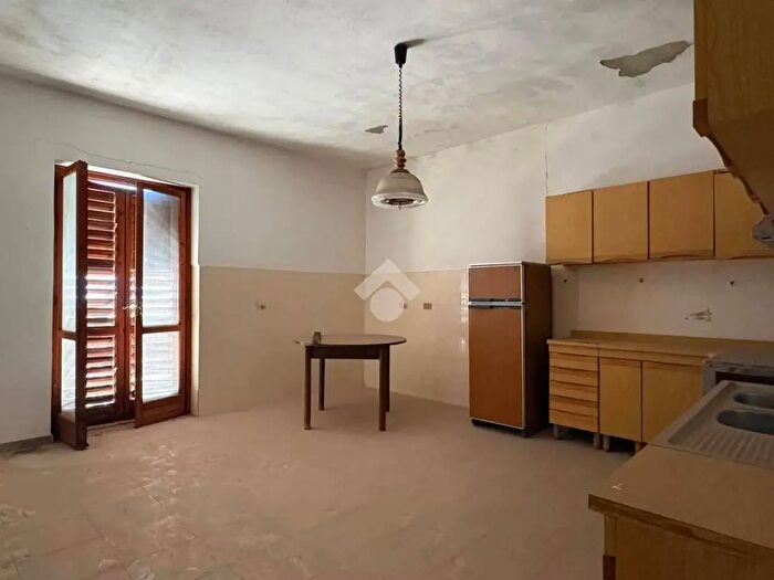 Appartamento con 9 locali in vendita in Via GParisio, Sellia Marina