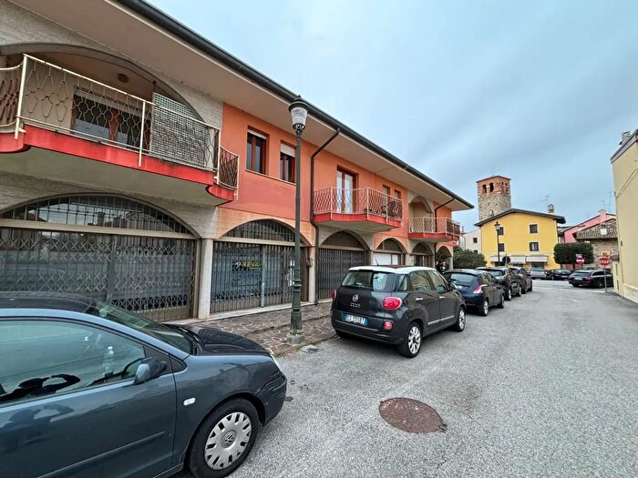 Casa con 6 locali in vendita in Marano Lagunare