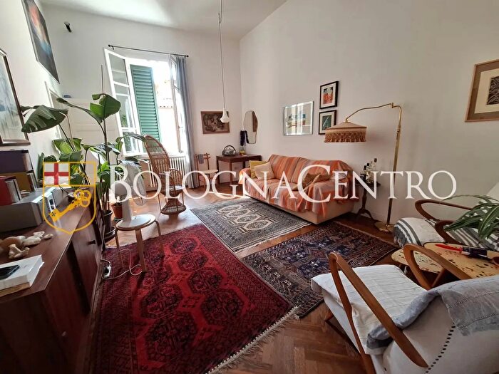 Appartamento con 5 locali in vendita in Via Centotrecento, Bologna