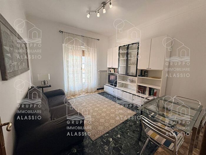 Appartamento quadrilocale in affitto in Centro, Alassio