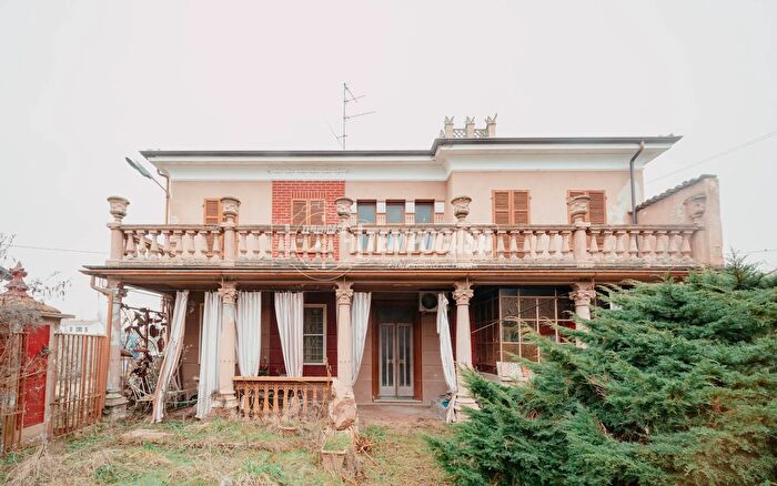 Casa con 6 locali in vendita in Via Fornino, Rosasco