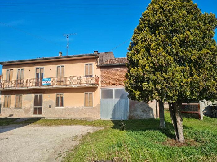 Casa con 16 locali in vendita in Via Ceresara, Sossano