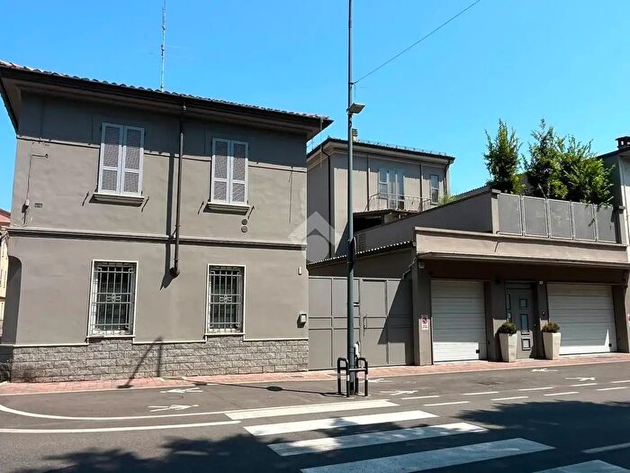 Case in Vendita e in Affitto - 2