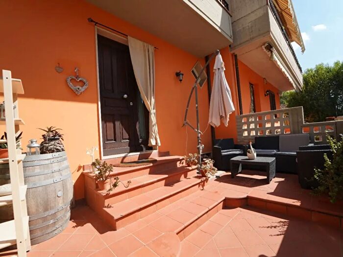 Casa con 5 locali in vendita in Via Ho Chi Minh c, Monsummano Terme