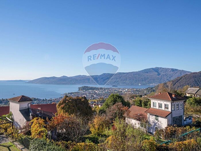 Appartamento trilocale in vendita in Via Giacobbe, Arizzano