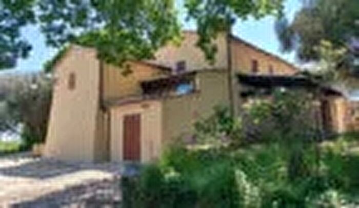 Casa con 9 locali in vendita in Avenale MC Italia Avenale, Cingoli