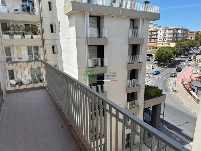 Appartamento con 6 locali in vendita in Via Risorgimento, Ragusa