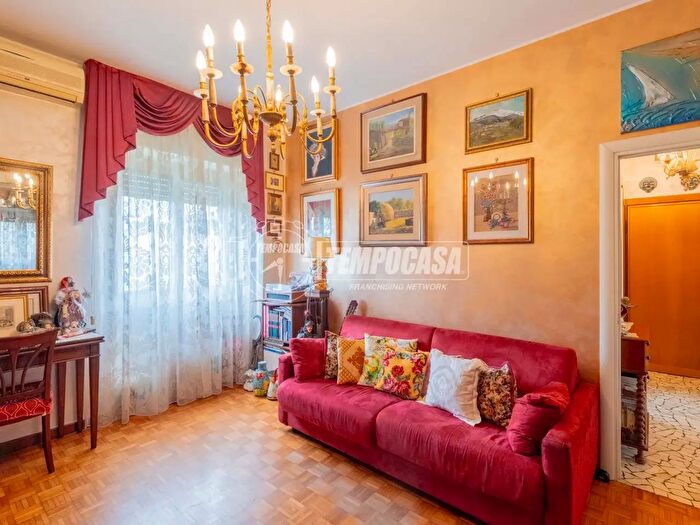 Appartamento trilocale in vendita in Via Salvatore Pianell, Milano