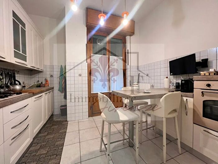 Appartamento con 5 locali in vendita in Via Francesco Morlacchi, Firenze