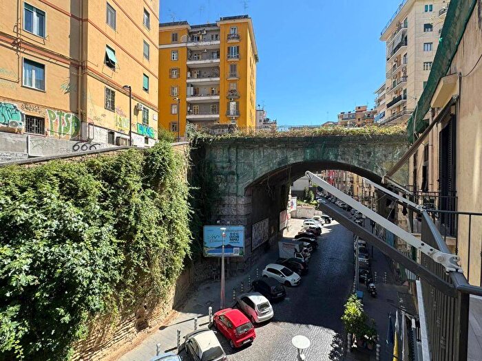 Appartamento trilocale in affitto in Via della Cerra, Arenella, Napoli