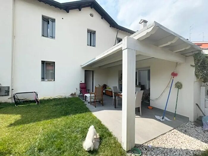 Casa con 11 locali in vendita in Rovolon
