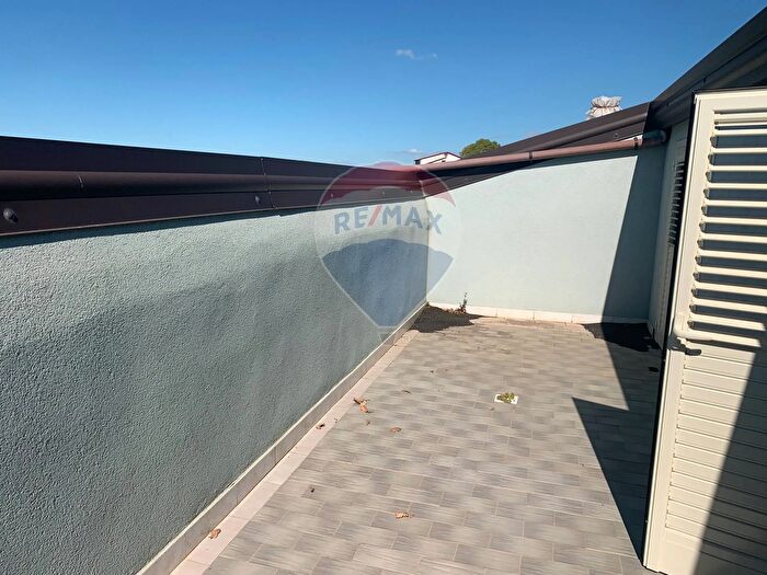 Casa con 6 locali in vendita in Via Calatafimi Snc, Belpasso