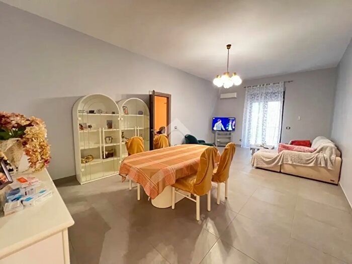 Appartamento quadrilocale in vendita in Via Napoli, Favara