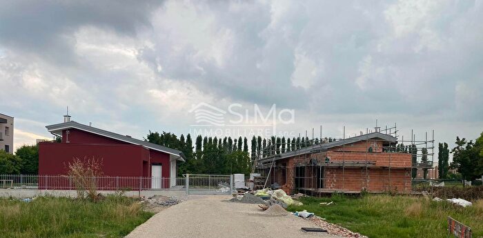 Casa quadrilocale in vendita in Castello DArgile