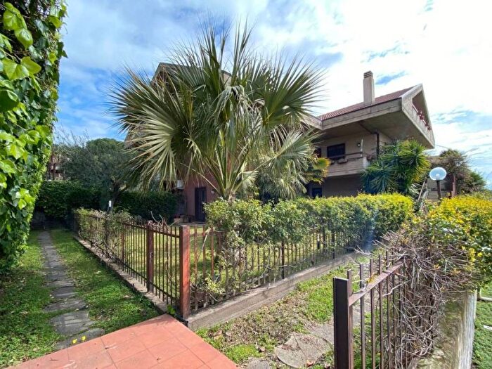 Appartamento trilocale in affitto in Largo Emerico Amari, SantAgata li Battiati