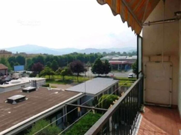 Appartamento trilocale in vendita in Via Paolo Ferrari, Torino