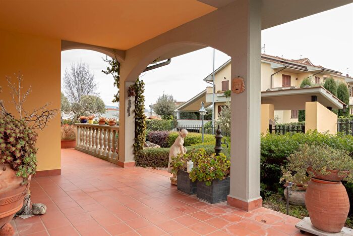 Casa con 8 locali in vendita in Via Filippo Brunelleschi, Poggio A Caiano