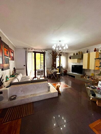 Appartamento trilocale in vendita in Viale Villa Gavotti, Genova