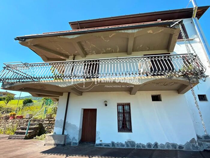 Casa con 6 locali in vendita in Via Zoppini, Foresto Sparso