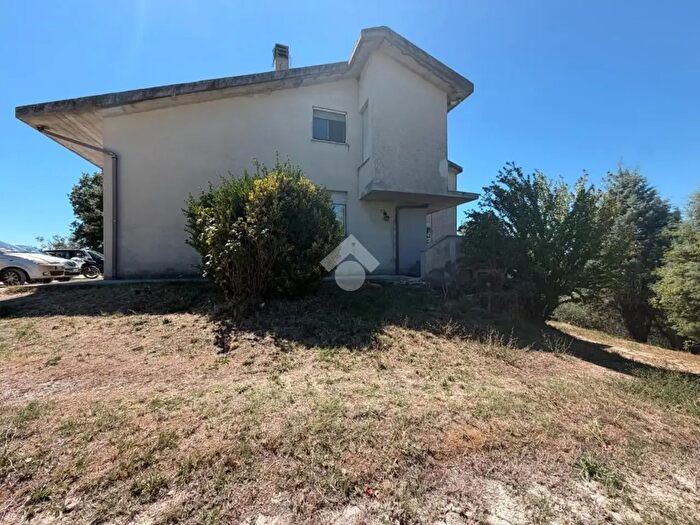 Casa con 7 locali in vendita in Vocabolo Casella, Montecastrilli