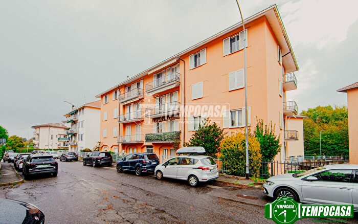 Appartamento trilocale in vendita in Via Santo Spirito, Pavia