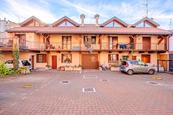 Appartamento trilocale in vendita in Arese