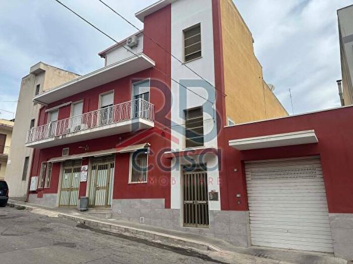 Casa con 6 locali in vendita in Via Emilia, Ispica