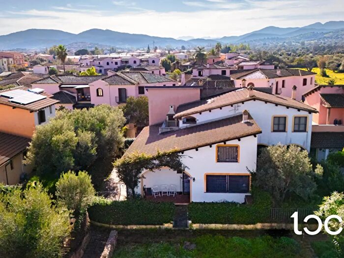 Casa quadrilocale in vendita in San Teodoro