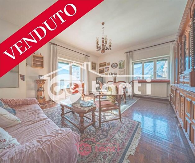 Appartamento con 5 locali in vendita in Via a Volta Chiavenna So, Chiavenna