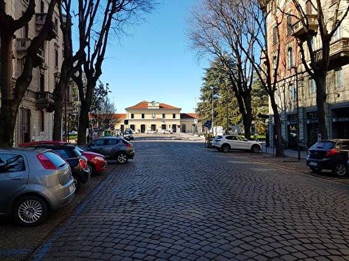 Appartamento trilocale in affitto in Via Vincenzo Monti, Stazione Ticinello, Pavia