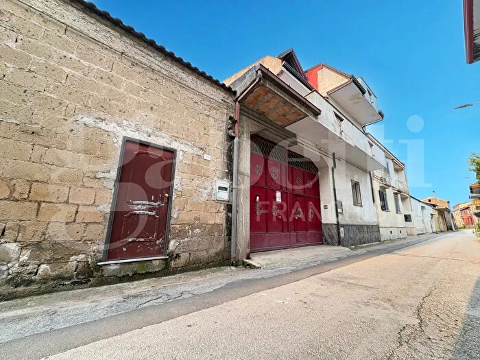 Casa con 10 locali in vendita in Via Mercadante, Santa Maria Capua Vetere