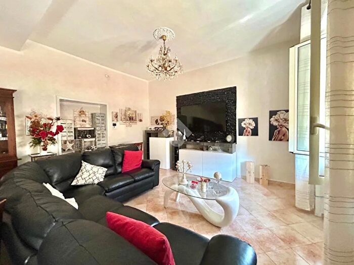 Appartamento trilocale in vendita in Via Monte Grappa, Cosenza